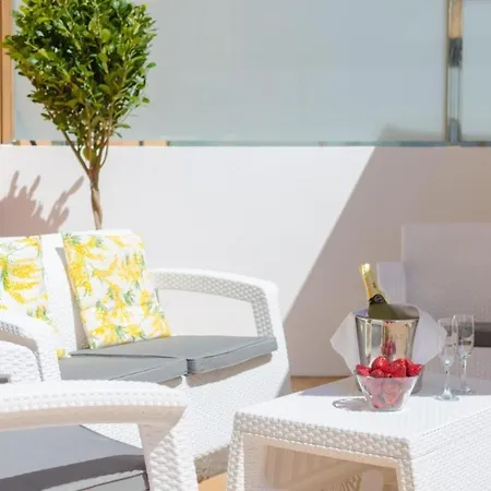 Pica House By Llagosta